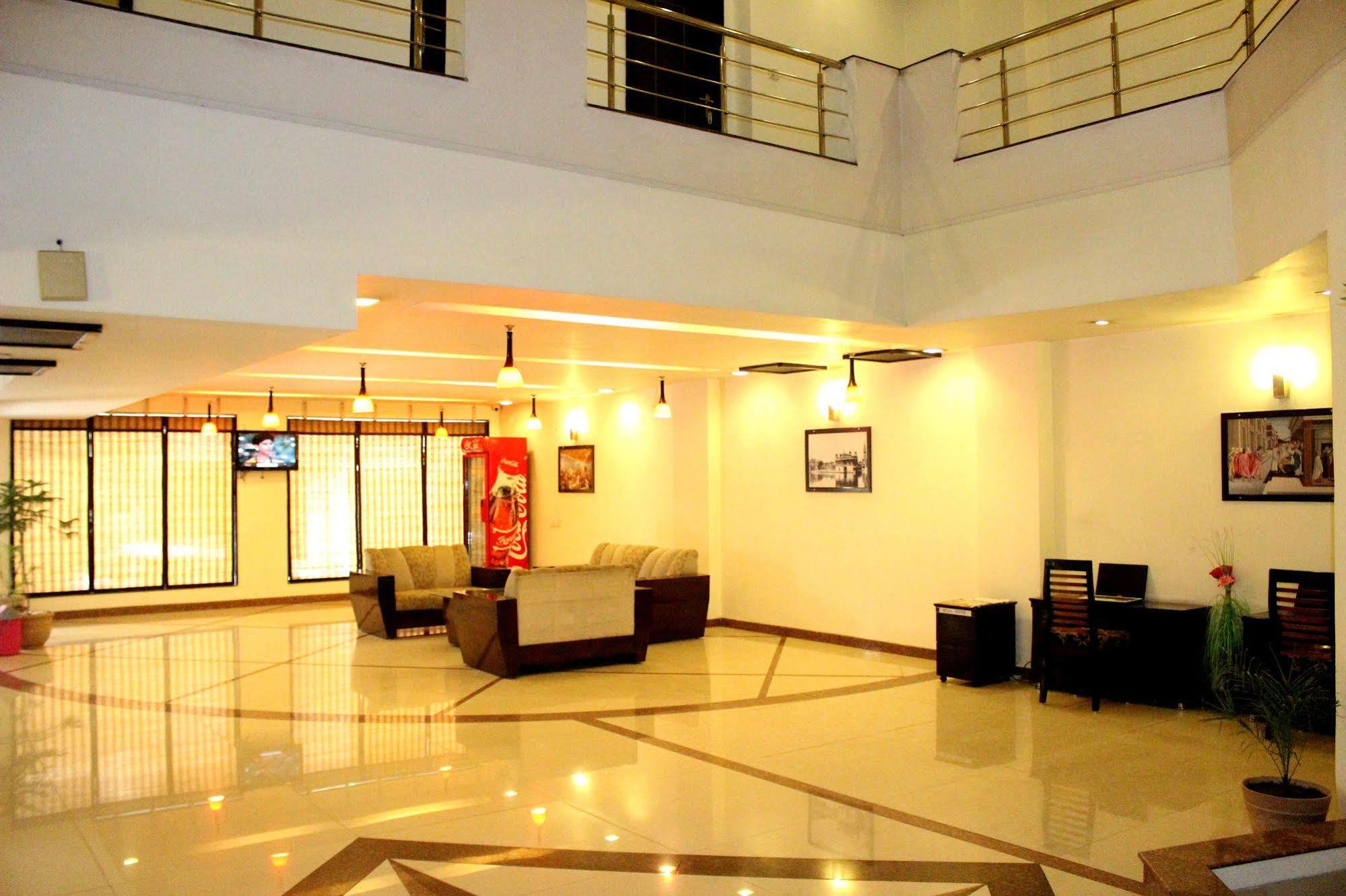 Hotel Hong Kong Inn Amritsar Extérieur photo