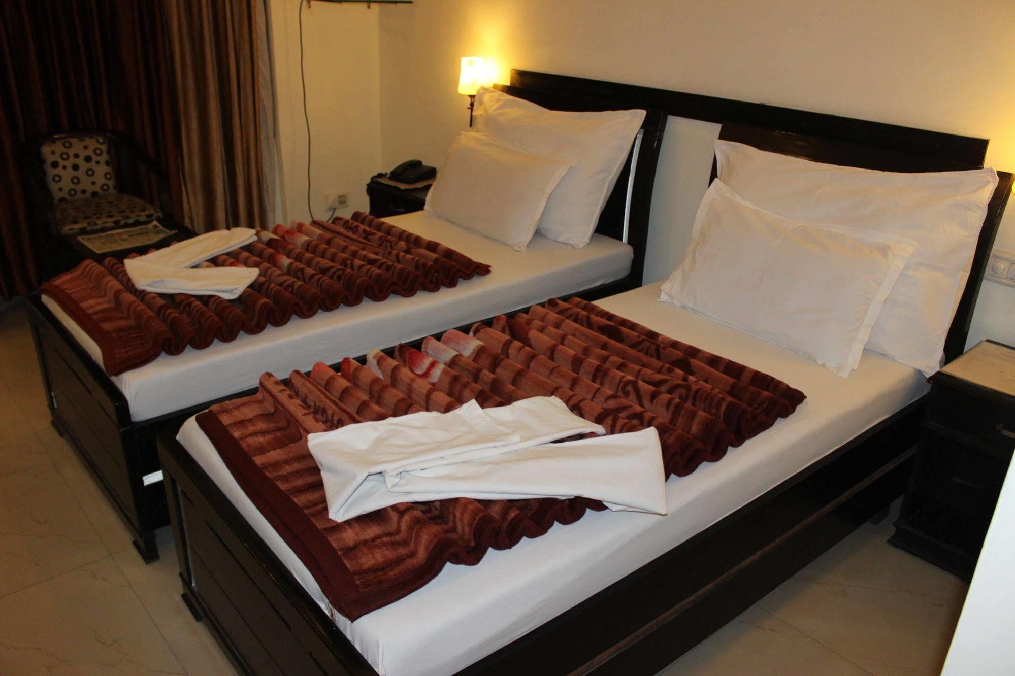 Hotel Hong Kong Inn Amritsar Extérieur photo