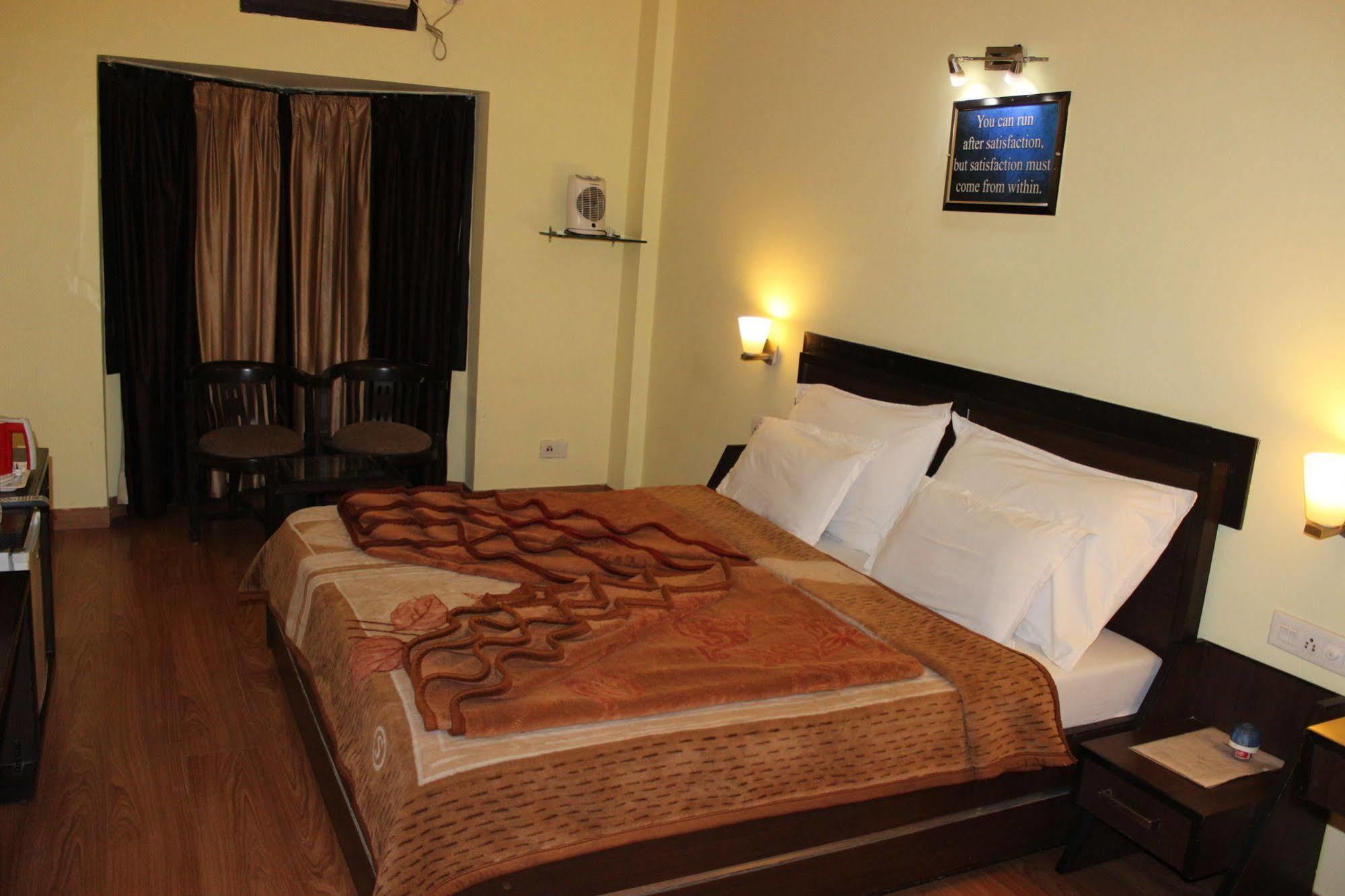 Hotel Hong Kong Inn Amritsar Extérieur photo